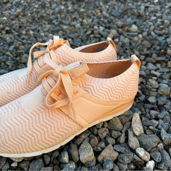 UGG Willows Casual Everyday Sneakers Peach Orange Size 8.5 Women’s Knit Upper - Picture 7 of 12